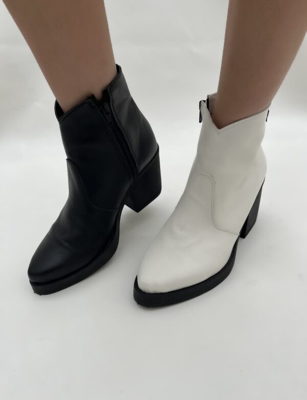 Dual - Black & White